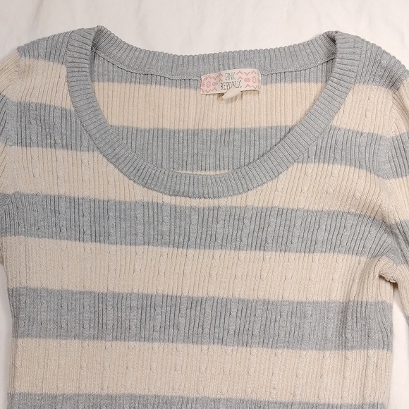 Pink Republic women's long sleeved light sweater size XL - Picture 3 of 10